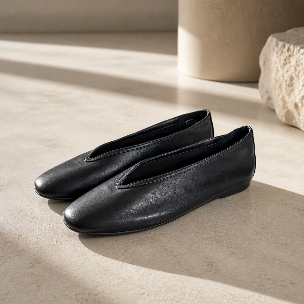 NWOT Steve Madden Leni Black Leather V-Vamp Chic Ballet Flats Womens 10 M